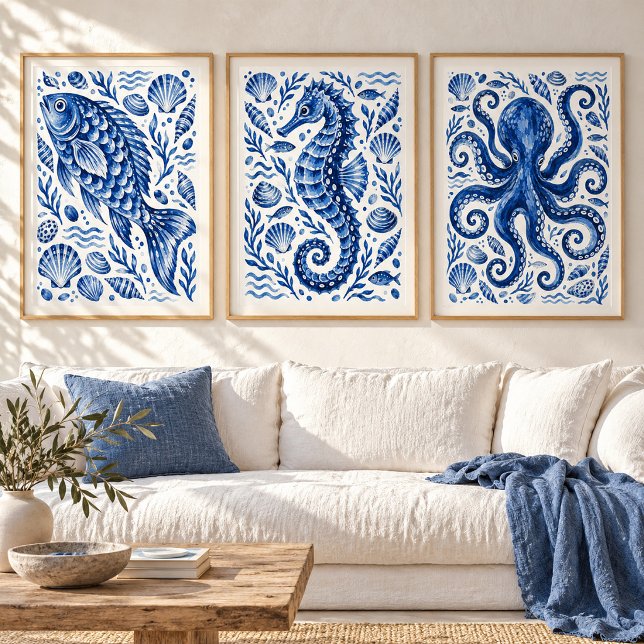 Grekisk blå sjöhästar kustkonsttryck poster (Create a little Greek escape at home with three matching blue and white prints.)