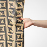 Grekiska Meander Nyckel Squares Mönster Brown Sjal<br><div class="desc">Elegant,  snyggt och sofistikerat grekiskt mönster i brunt och svart färg. Modern gåva och trendig,  perfekt för älskare i Medelhavsområdet i ert liv.</div>