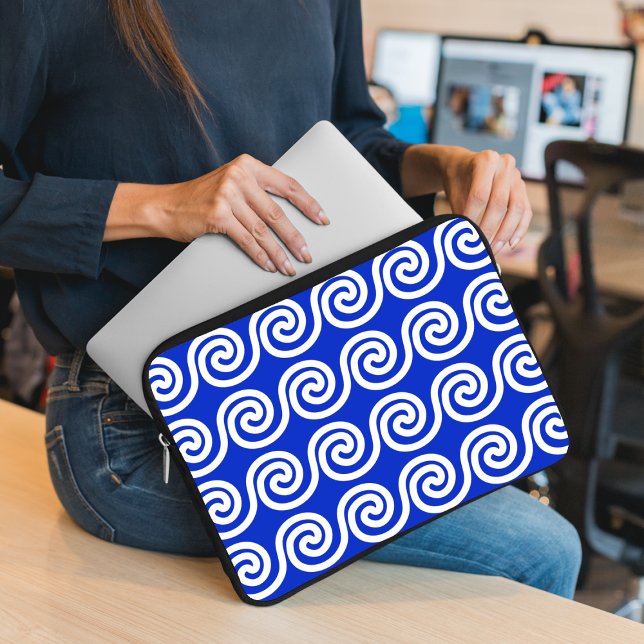 Grekiska Meander Nyckel Vinkara Mönster Blue Laptop Fodral (Skapare uppladdad)