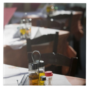 GREKLAND, CRETE, Rethymno Province, Rethymno: Gamm Kakelplatta