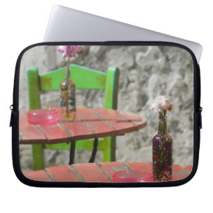 Grekland, Kreta, Hania provins, Hania: Färgrik 2 Laptop Sleeve
