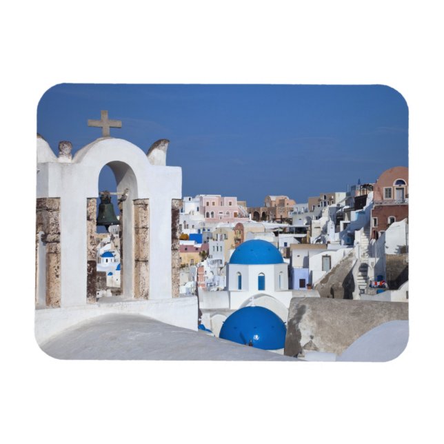 Grekland, Santorini. Klocktorn och blå kupoler av  Magnet (Horisontell)