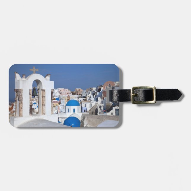 Grekland, Santorini. Klocktorn och blå kupoler på  Bagagebricka (Horisontell Framsida)