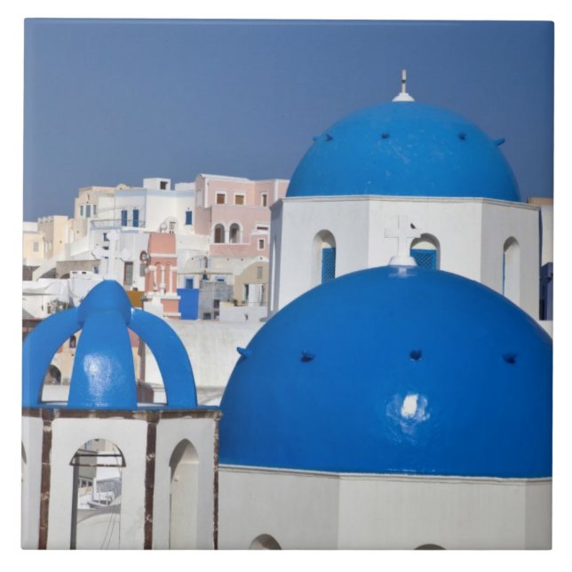 Grekland, Santorini. Klocktorn och blå kupoler på Kakelplatta (Framsidan)