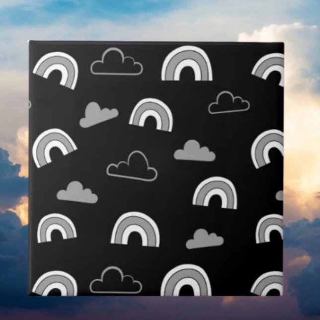 Grey Clouds and Rainbows on Black Ceramic Tile Kakelplatta (Skapare uppladdad)
