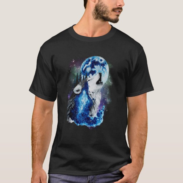 Grey Wolf Hunting Ground Icy Moon Forest Galaxy T Shirt (Framsida)