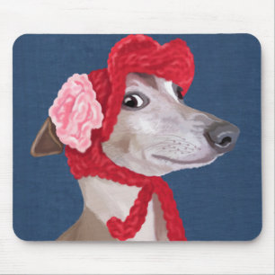 Greyhound med Red Wooly Hat Musmatta