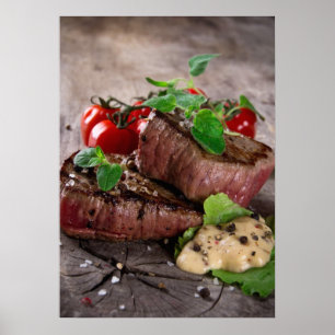 Grillade bbq-steaks med nya örter och tomater poster