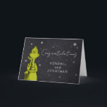 Grinch Chalkboard Baby Shower Kort<br><div class="desc">Lägg till en lekfull, grinig twist till din babydusch firande med det här "Grinch Chalkboard Baby Shower"-kortet. Det här vismkortet är en perfekt för att bjuda in gäster eller skicka speciella anteckningar för en Grinch-temed-babydusch. Med den här ritbordsdesignen tillfogas en roligt och ett fint fläkt, skapar det som ett underbart...</div>