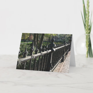 Grindar på allmänhetträdgården kort