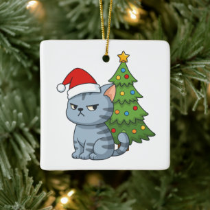 Grinig grå tabbykatt röd julhatt julgran julgransprydnad keramik