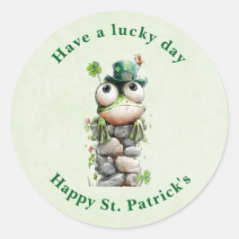 Groda med grön hatt och shamrock St. Patrick's Day Runt Klistermärke