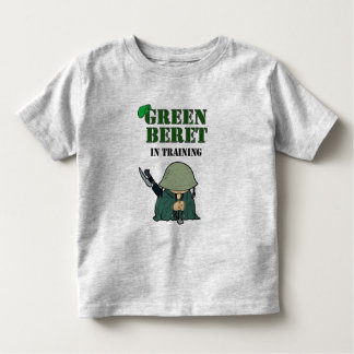 Grön basker i utbildning tee shirt