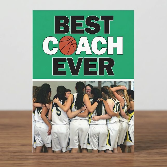 Grön baskettränare bäst någonsin anpassad bild tack kort (Basketball coach thank you card on table. For basketball coaches with green team colors.)