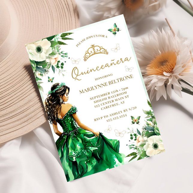 Grön blommig klänning Fjäril Quinceañera  Inbjudningar (Skapare uppladdad)