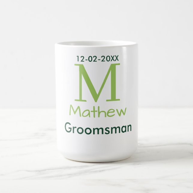 grön groomsman namn bokstav datum manlig pastell kaffemugg (Center)