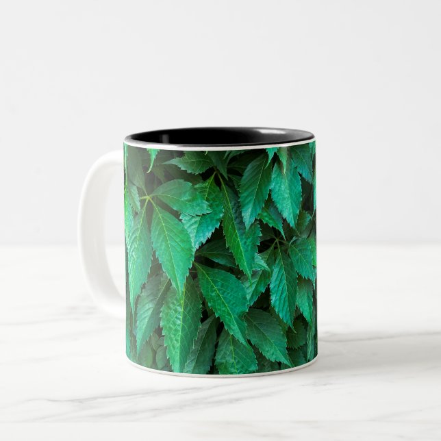 grön häck bakgrund parthenocissus mönster text Två-Tonad mugg (Framsida vänster)
