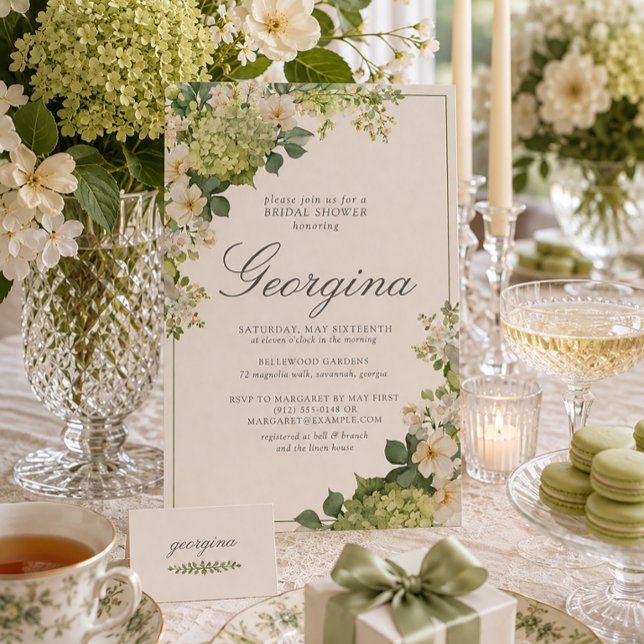 Grön Hydrangea Blommig Monogram Bröllopsdusch Inbjudningar (Elegant green hydrangeas and a personalized monogram for a beautiful bridal shower.)