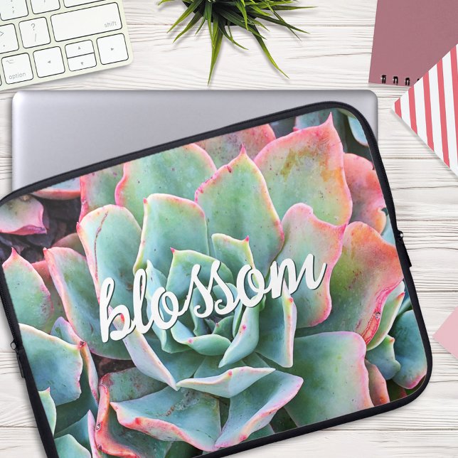 Grön Kaktus Sukkulent Fotografi Blomning Skript Laptop Sleeve (Skapare uppladdad)