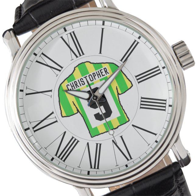 Grön och gul fotbollströja med romerska siffror armbandsur (Close up)