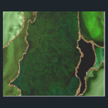 Grön och Guld Falsk Glitter Agat Presentpapper<br><div class="desc">Detta eleganta och glamourösa inpackningspapper är mångsidigt och kan användas för att ge presenter eller för konst- och hantverksprojekt. Det är idealiskt för alla tillfällen som födelsedagar, bröllop, brud shower, baby shower, årsdagar eller allmänna presenter. Det har grön marmor agat på en gammal grön bakgrund. De falska guldglitteraccenterna och det...</div>