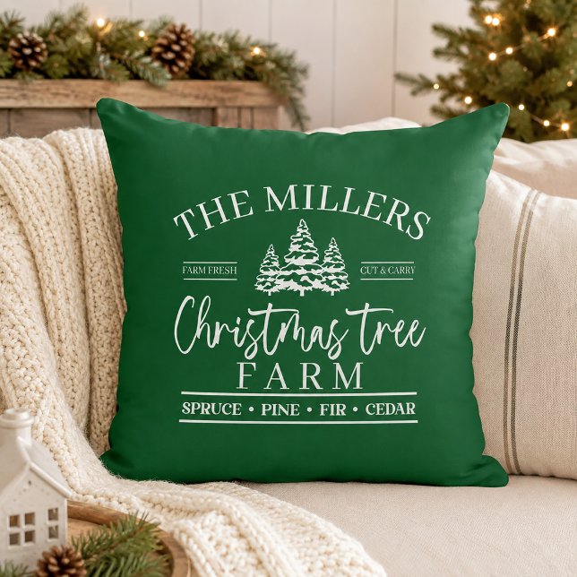 Grön och vit julgransodling  kudde (Green and White Christmas Tree Farm Throw Pillow)