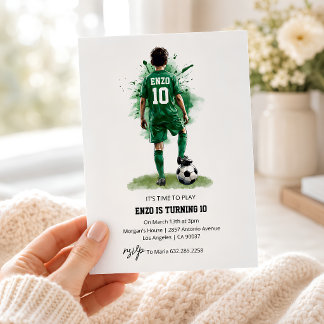 Grön Pojke i Tröja Bakifrån Fotboll Födelsedag Inbjudningar