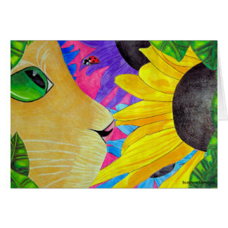 Grönögd katt med nyckelpiga och blomma hälsningskort