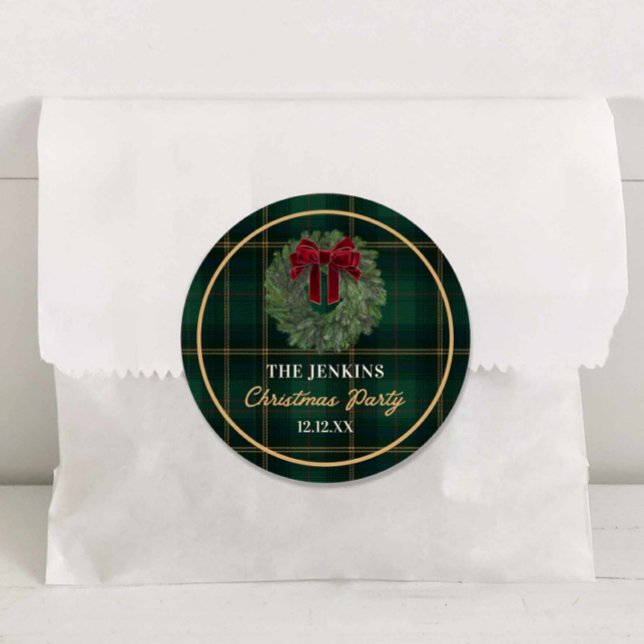 Grönrutig julfestpresent klistermärke (Green Plaid and Wreath Christmas Favor Sticker)