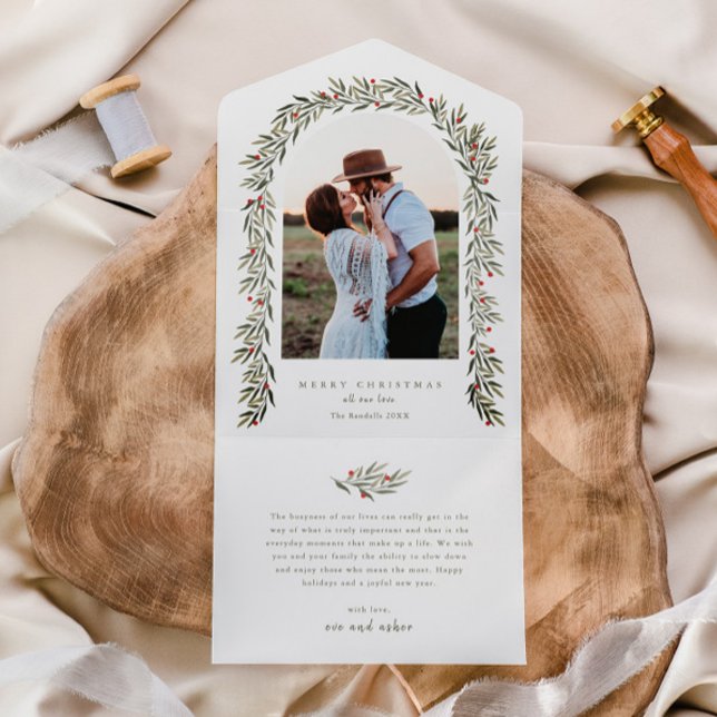 Grönskande välvd elegant julfirande fotografi (Elegant greenery leaves boho arch photo christmas holiday all in one photo card.)