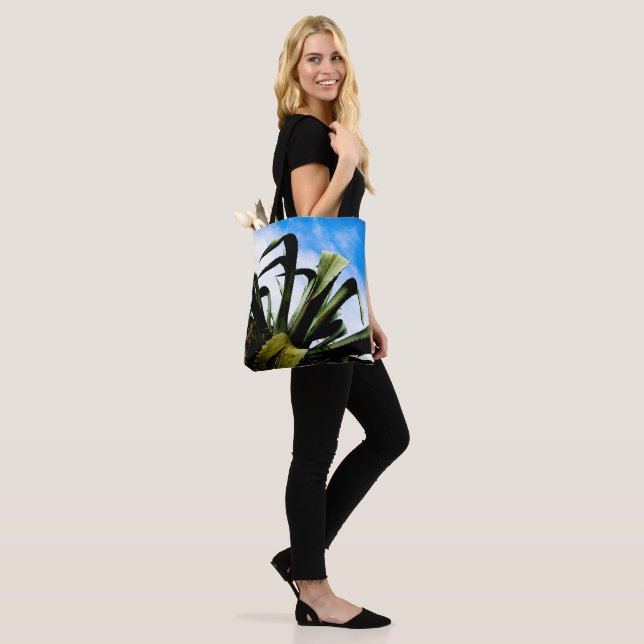 Grönt Aloe Plant med Bright Blå himmel Tygkasse (På modell)