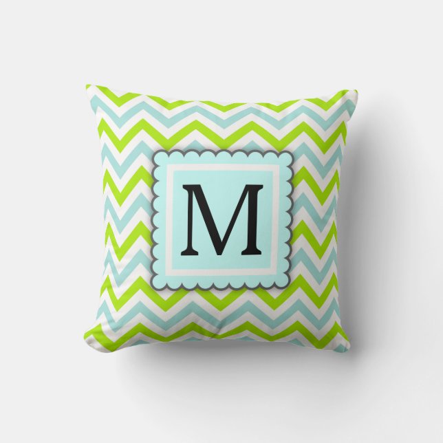 Grönt & Aqua Blue Chevron Anpassningsbar Monogram Kudde (Framsida)