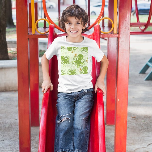 Grönt av bläckfisk med blommor t shirt (Skapare uppladdad)