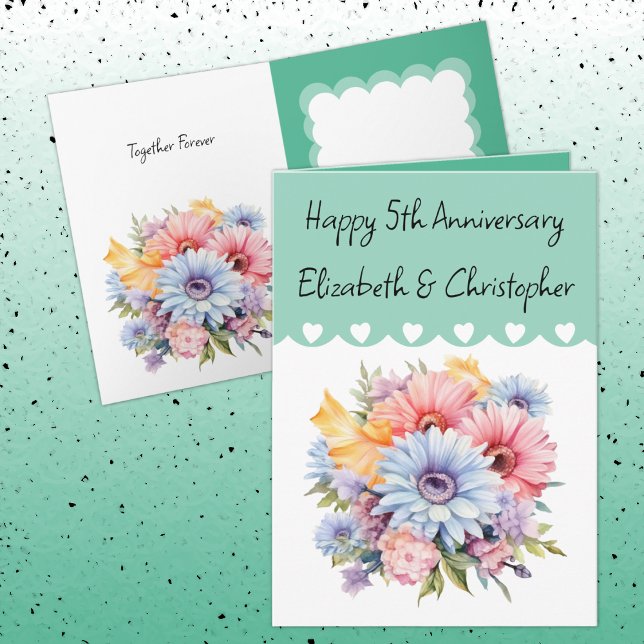 grönt av blommor under femårsjubileum i lycklig kort (Skapare uppladdad)