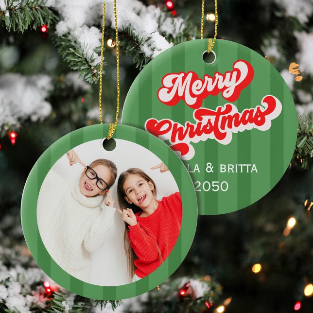 Grönt av julfoto- Viktig Roligt Julgransprydnad Keramik (Red and Green Retro Christmas Photo Ornament.)