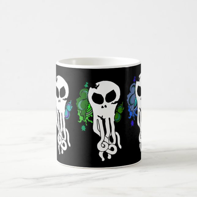 Grönt av oktakärskalle kaffemugg (Center)