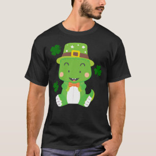 Grönt baby dinosaur c St Patrick s day turshamr T Shirt