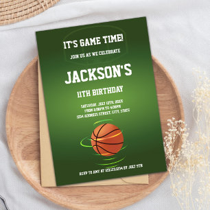 Grönt Basketball Birthday-inbjudan Inbjudningar
