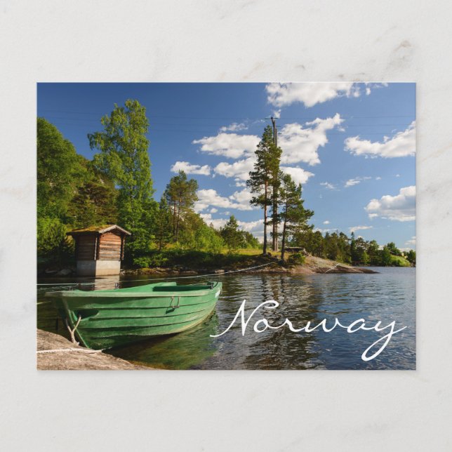 Grönt-båt i fjord i vykort för Norge (Framsida)