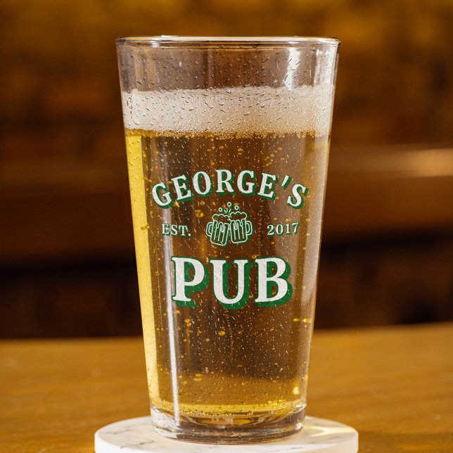 Grönt Beer Glass ditt pub-år har upprättats Glaskopp (Skapare uppladdad)