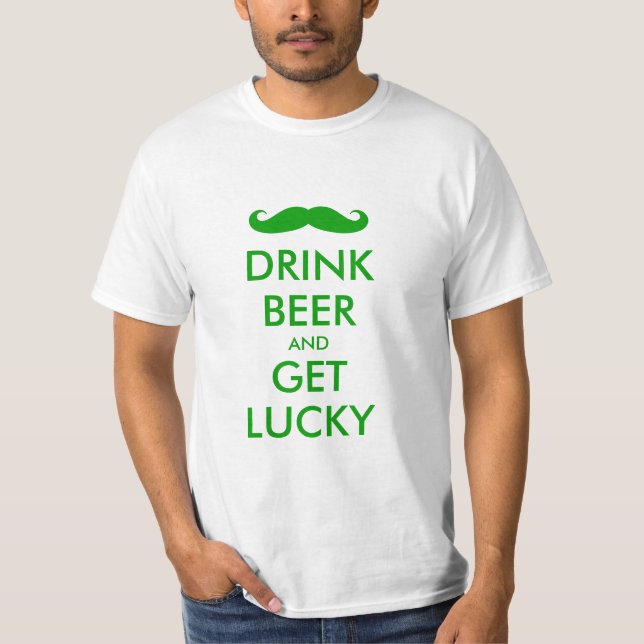 Grönt Behålla Lugn t shirt for St Pattys Day (Framsida)