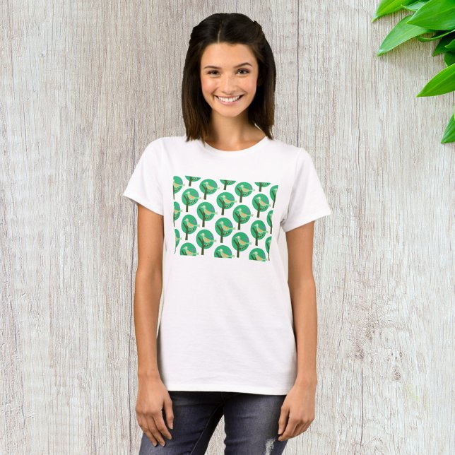 Grönt Bird and Träd Mönster Natur Inspired T Shirt (Skapare uppladdad)
