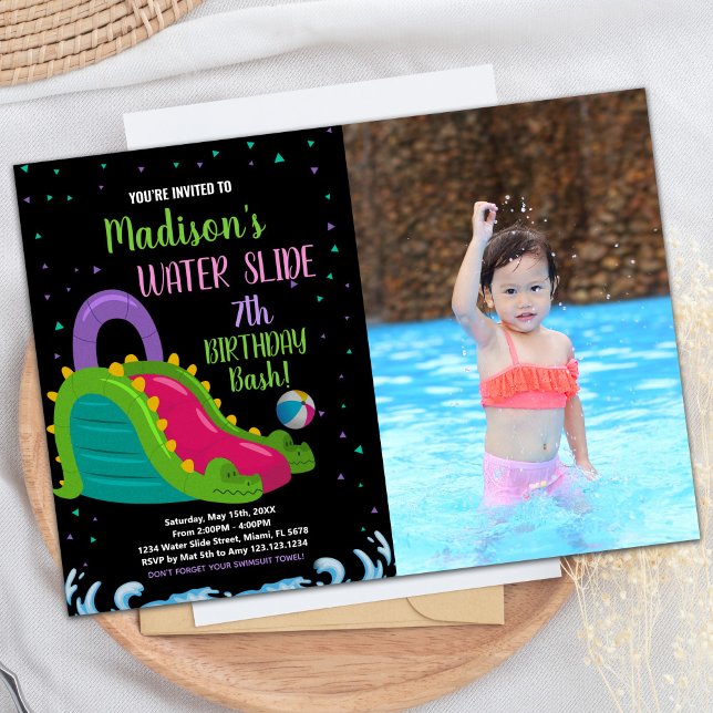Grönt Black Rosa Photo Vatten Slide Birthday Inbjudningar (Green Black Pink Photo Water Slide Birthday Invitation)