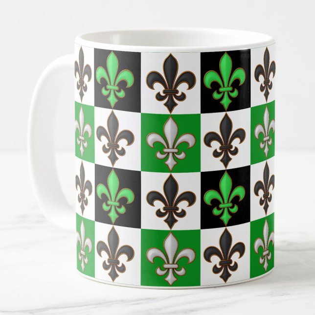 Grönt Black White Checkered Fleur-de-lis Design Kaffemugg (Skapare uppladdad)