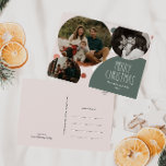Grönt Boho Polka dockar tre foto till jul Helg Vykort<br><div class="desc">Den här grönten boho polka-pricken jul, tre helgdag-vykort är perfekt för din moderna bohemiska land-inspirerade Julhälsningar. Det klassiska, rustiska men finstilta, handritade teckensnittet ge är en snygg vintage som ser söt och enkel ut. Polka dots kom i jordtoner av rött, sage grönt, rosa, terrakotta, rost och tan. Utformningen är utmärkt...</div>