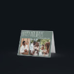 Grönt Boho Polka-punkt trefoto-mappad Helgkort<br><div class="desc">Den här grönten boho polka-helgdag med tre foto är perfekt för din moderna bohemiska land-inspirerade Julhälsningar. Det klassiska, rustiska men finstilta, handritade teckensnittet ge är en snygg vintage som ser söt och enkel ut. Polka dots kom i jordtoner av rött, sage grönt, rosa, terrakotta, rost och tan. Utformningen är utmärkt...</div>