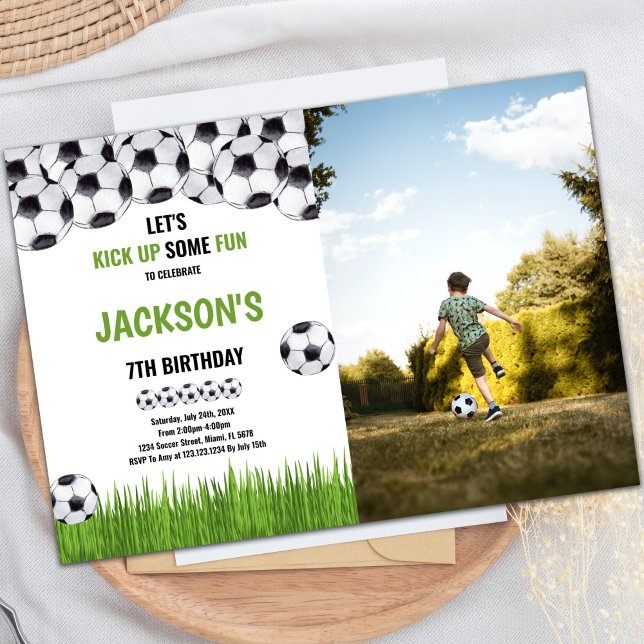 Grönt Boll: Foton med inbjudan till fotboll (Green Ball Soccer Birthday Invitations w photo)