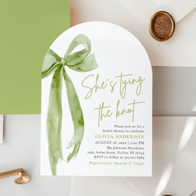 Grönt Bow Hon Gifter sig Arch Möhippa Inbjudningar (Modern Elegant Green Bow Ribbon Coquette She's Tying the Knot Bridal Shower Invitation)