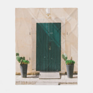GRÖNT CACTUS VÄXTER NÄRA GRÖNTEN DÖRR FLEECEFILT