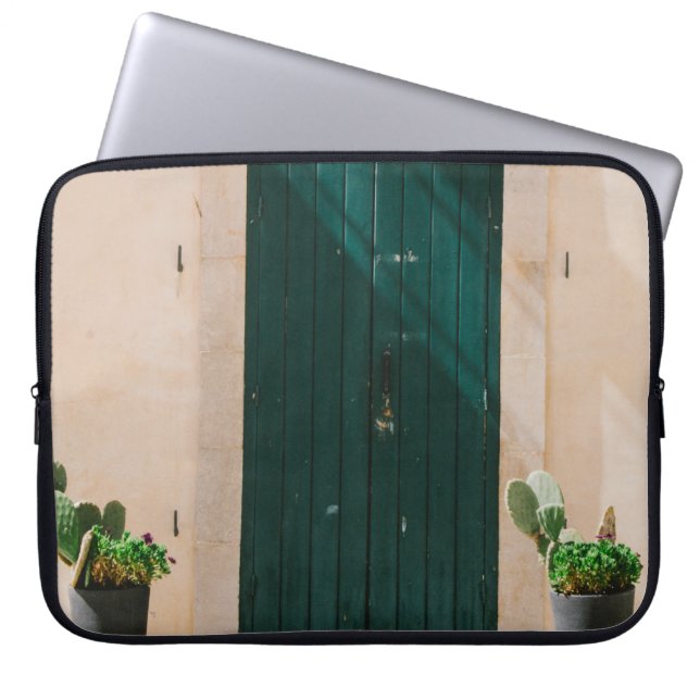 GRÖNT CACTUS VÄXTER NÄRA GRÖNTEN DÖRR LAPTOP FODRAL (Framsidan)